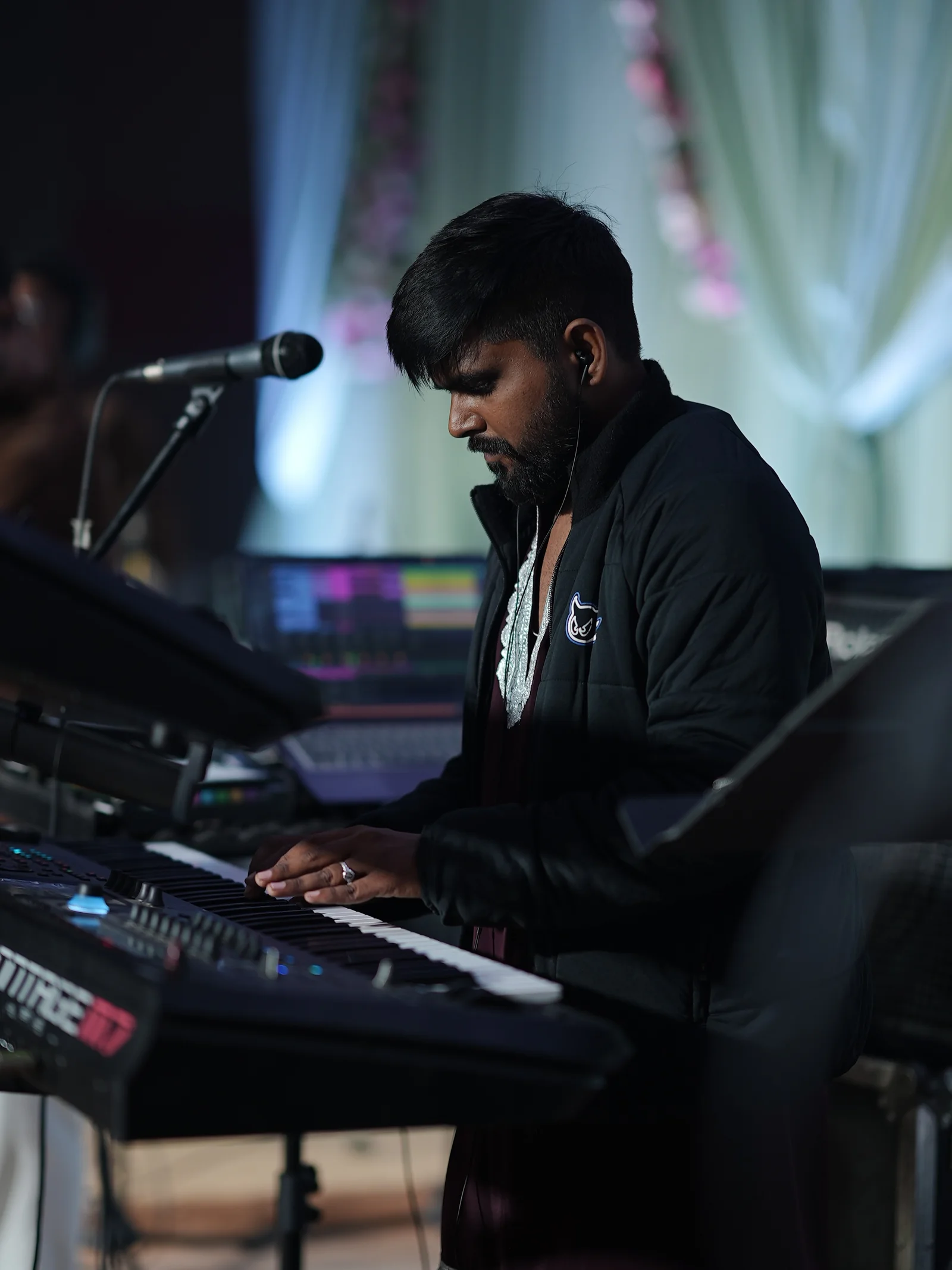 Keyboard player at the RSJ live performance